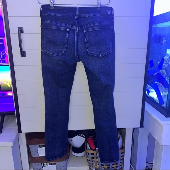 American Eagle Distressed Blue Jeans - Picture 4 of 8